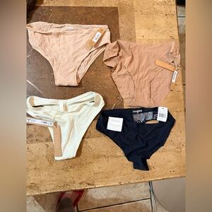 NWT SIMS 3piece and 1 piece Good American XS Women’s Panties

LOT BIN 18